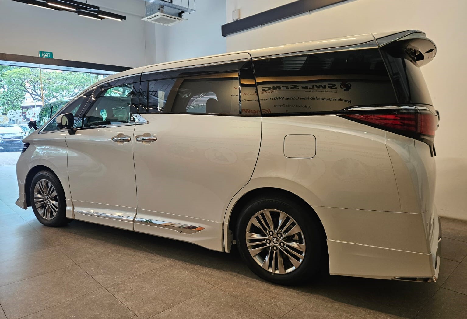 Toyota Alphard 2.5Z Hybrid