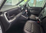 TOYOTA VOXY 1.8 SZ HYBRID