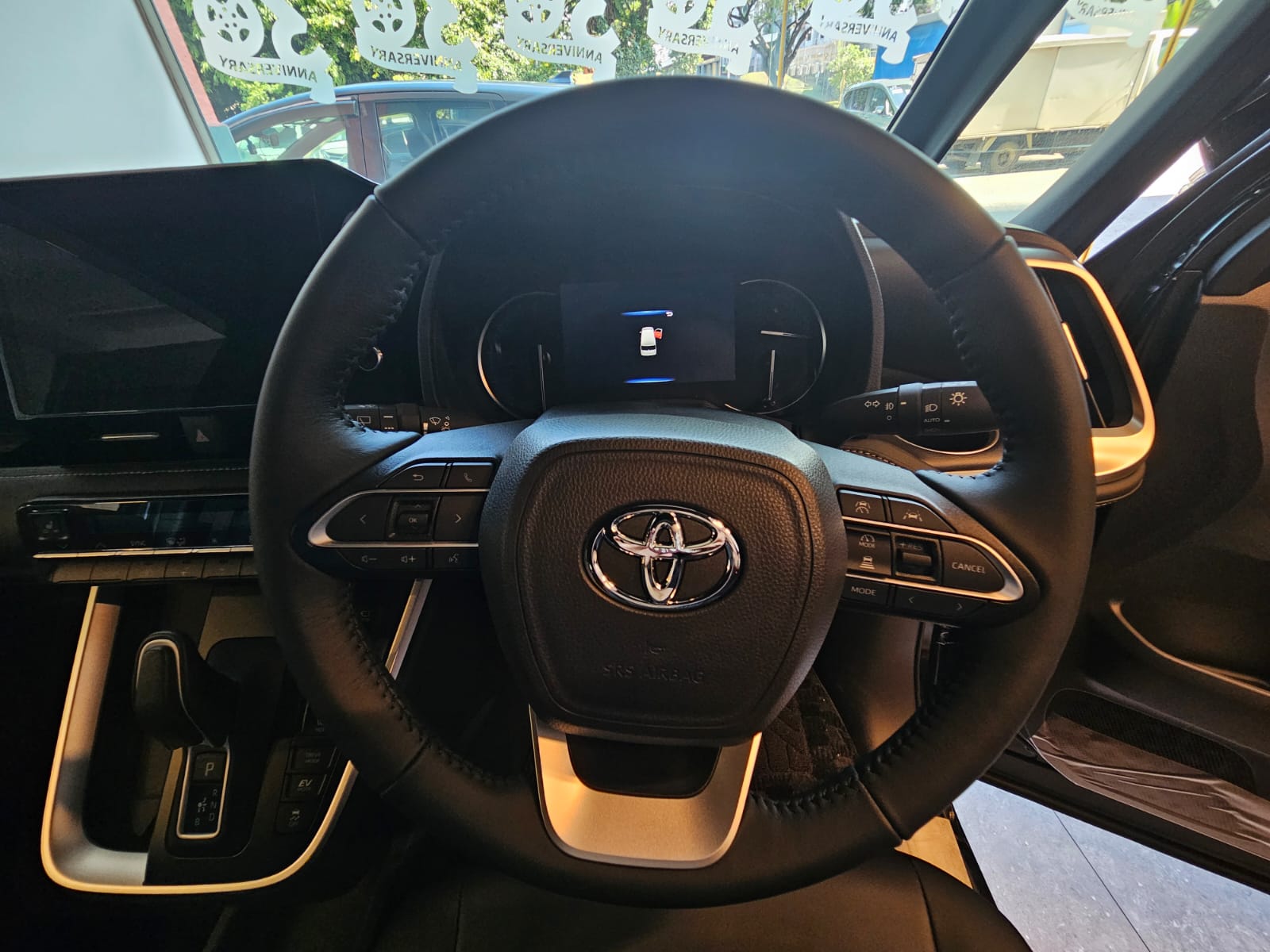 TOYOTA NOAH 1.8 SZ HYBRID