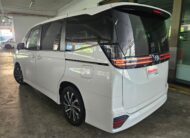 TOYOTA VOXY 1.8 SZ HYBRID