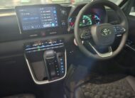 TOYOTA VOXY 1.8 SZ HYBRID