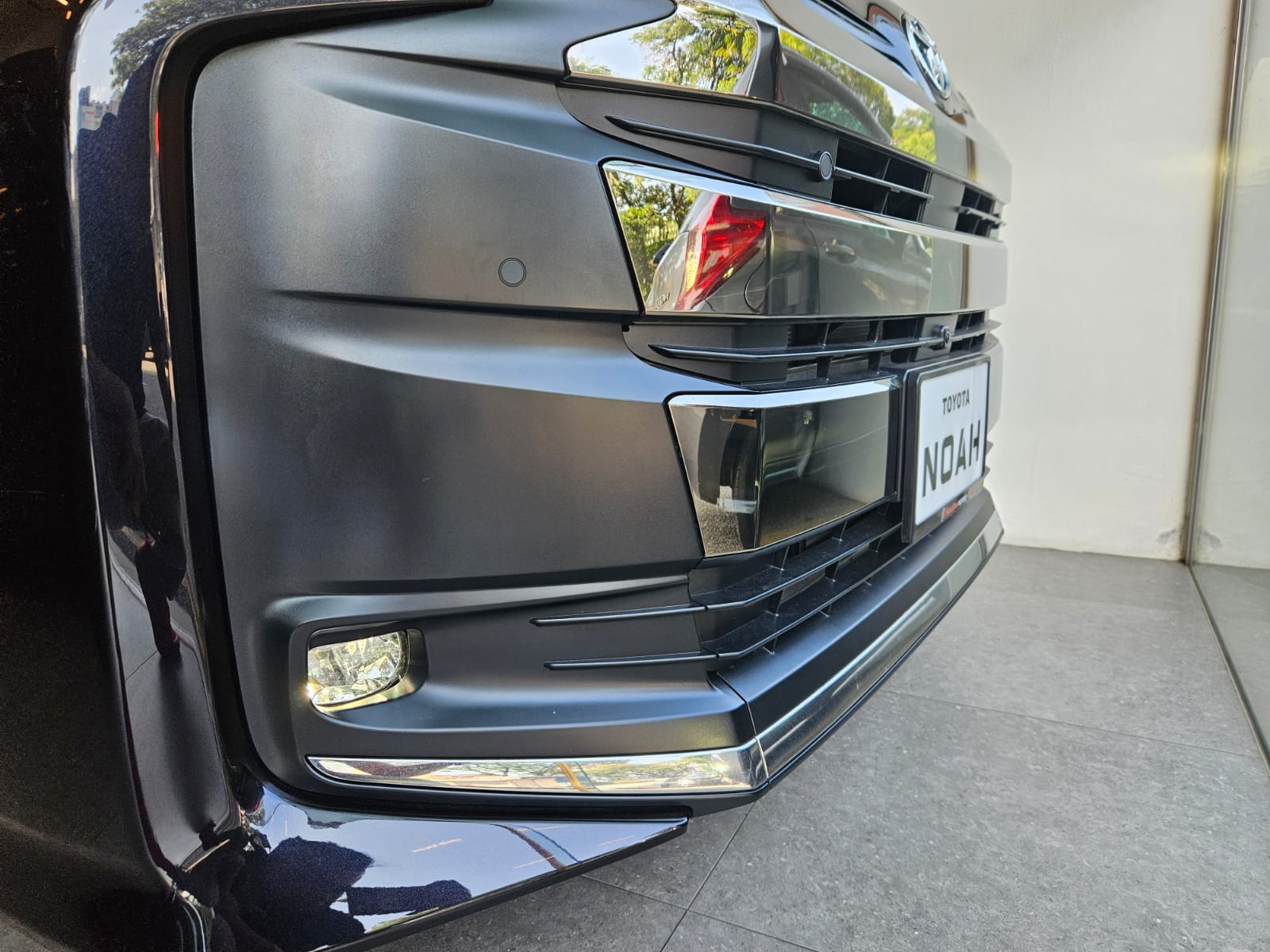 TOYOTA NOAH 1.8 SZ HYBRID