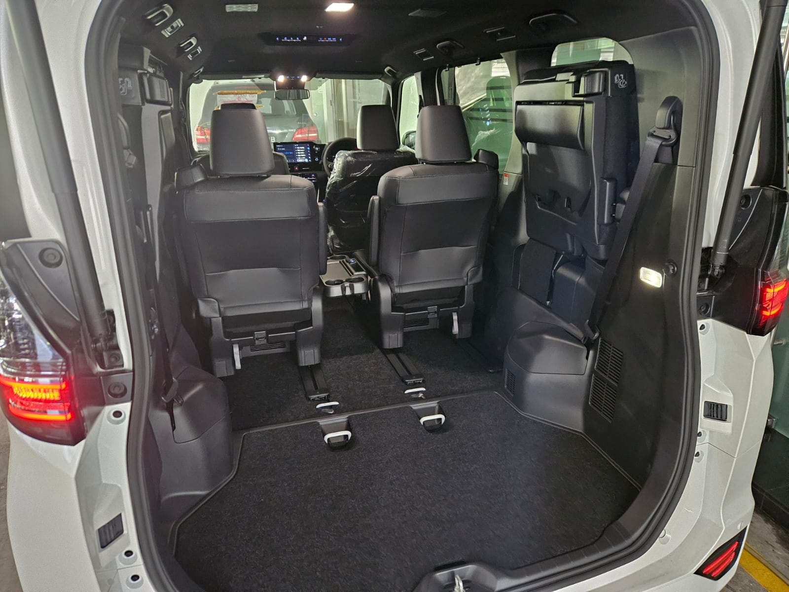 TOYOTA VOXY 1.8 SZ HYBRID