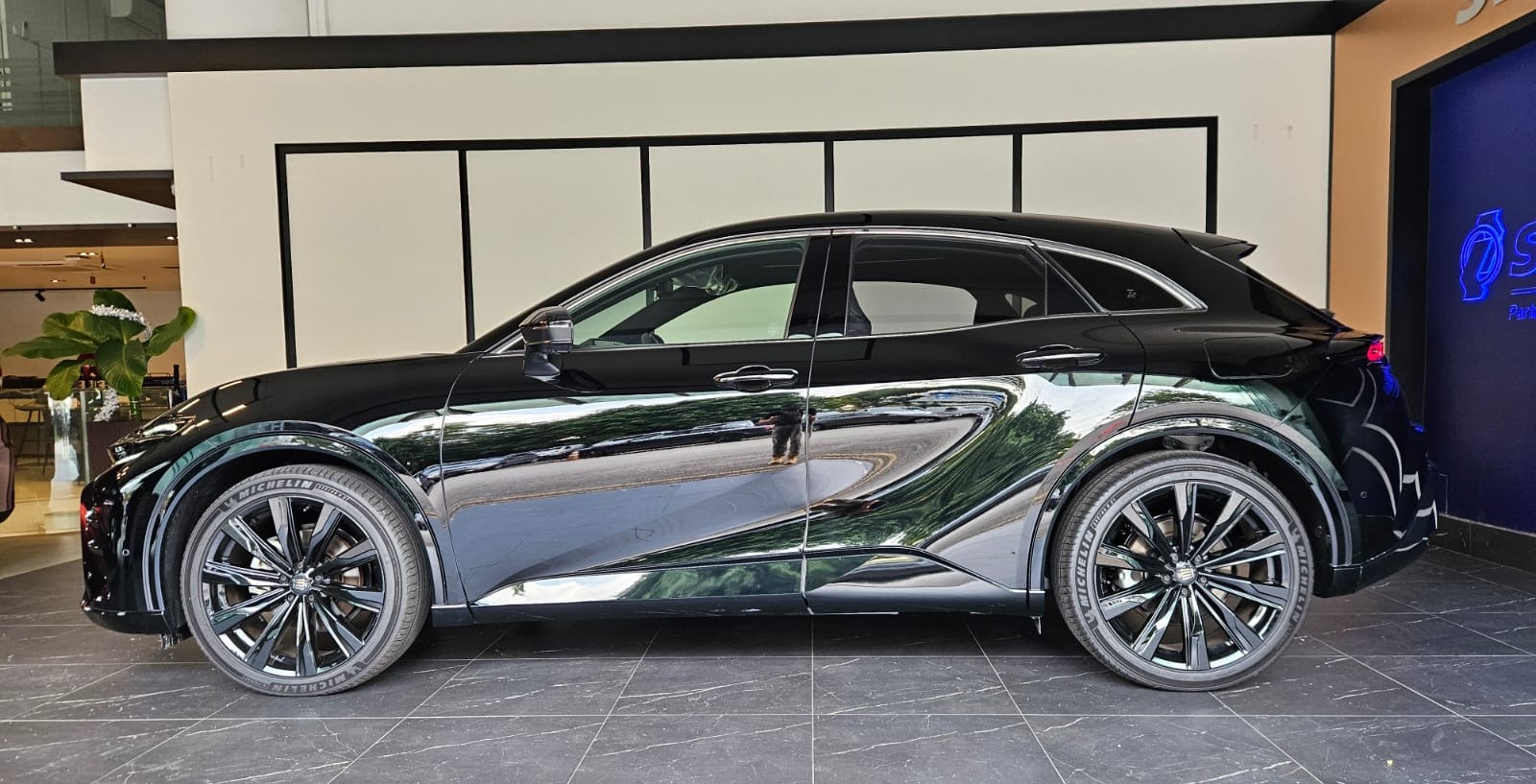 TOYOTA CROWN SPORT Z HYBRID