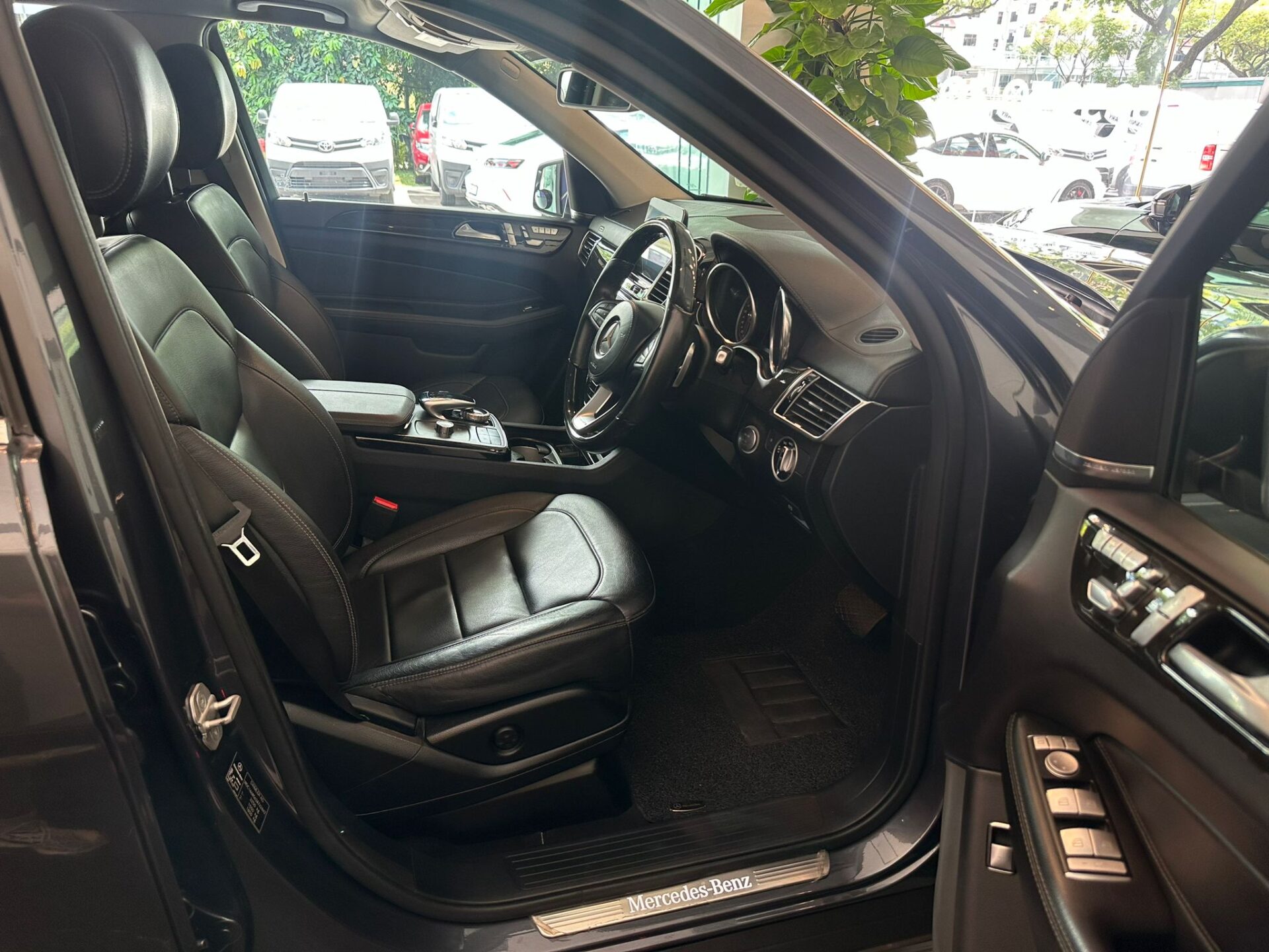 Mercedes-Benz GLS-Class GLS400 4MATIC Sunroof (10-Year COE)