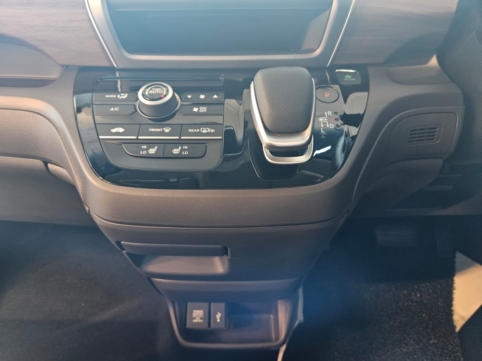 HONDA FREED HYBRID G 7-SEATER