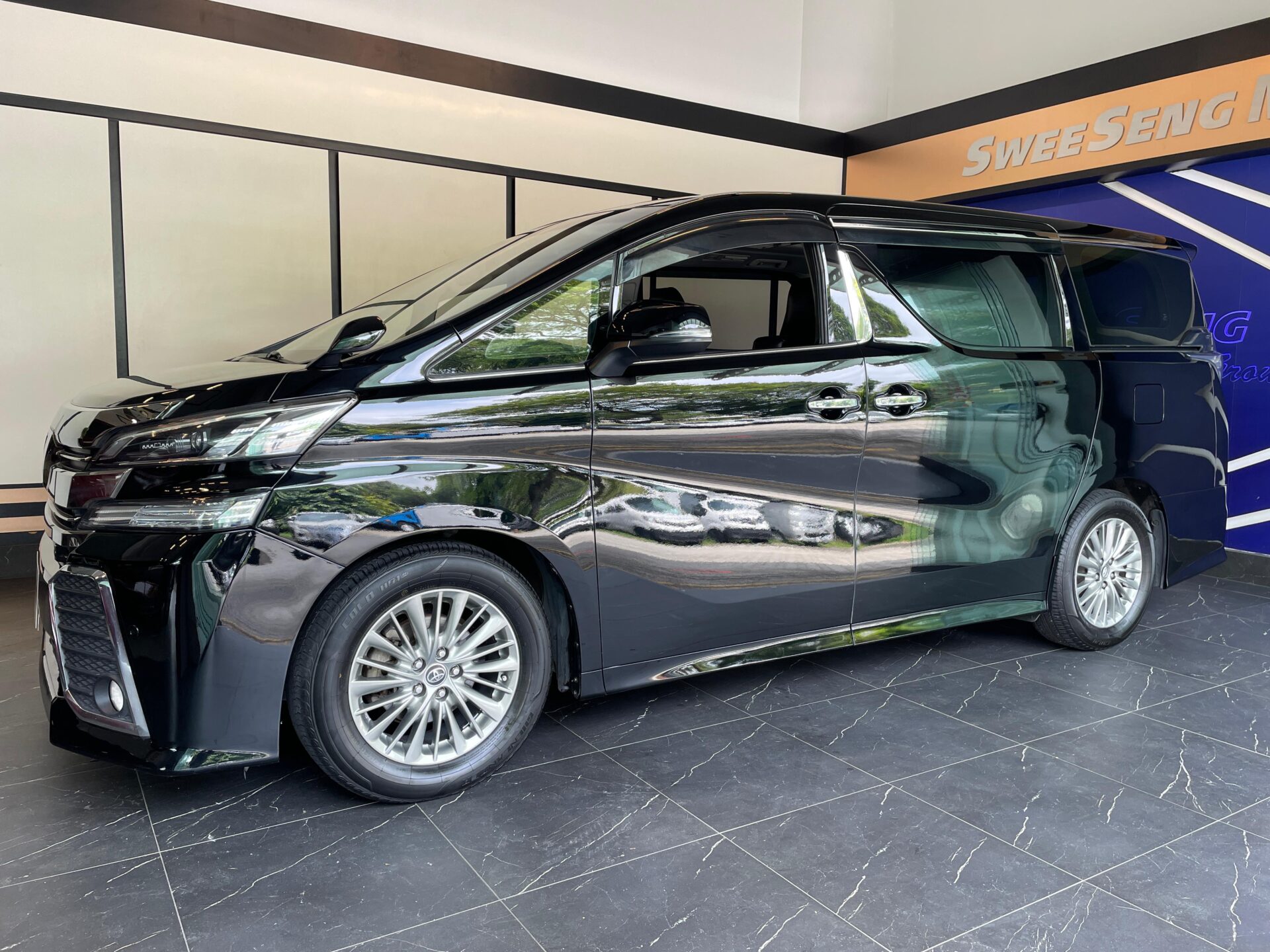 TOYOTA VELLFIRE 2.5A Z MOONROOF